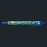Stylo Noir Irises (1889) Vincent Van Gogh Impressionnisme<br><div class="desc">L'extraordinaire stylo à bille bleu et noir à pointe fine Van Gogh "Irises" (1889) est en grande quantité et agrémenté des belles fleurs d'iris bleus de la peinture d'un jardin botanique du maître impressionniste Vincent Van Gogh. Ce stylo élégant des impressionnistes respire la grâce et la beauté sans âge. Lorsque...</div>