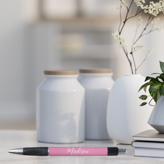 Stylo Nom des filles roses tendance Script manuscrit per (Créateur téléchargé)