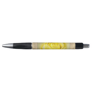 Stylo Rose jaune de près