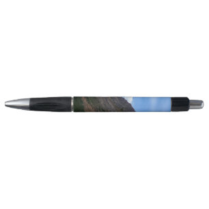 Stylo Vue nette de la vallée de montagne avec forêt et p