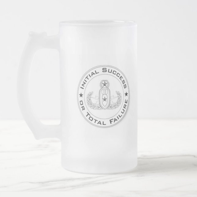 Succès d'initiale de tasse de bière d'Eod ou échec (Gauche)