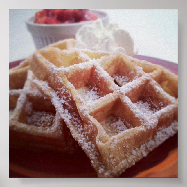 Sugar Covered Waffle and Fresh Strawberries Poster (Devant)