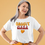 Super Nana Retro Typographie Coeur T-shirt<br><div class="desc">Typographie super Nana Retro Style Heart Retro en orange et bordeaux.</div>