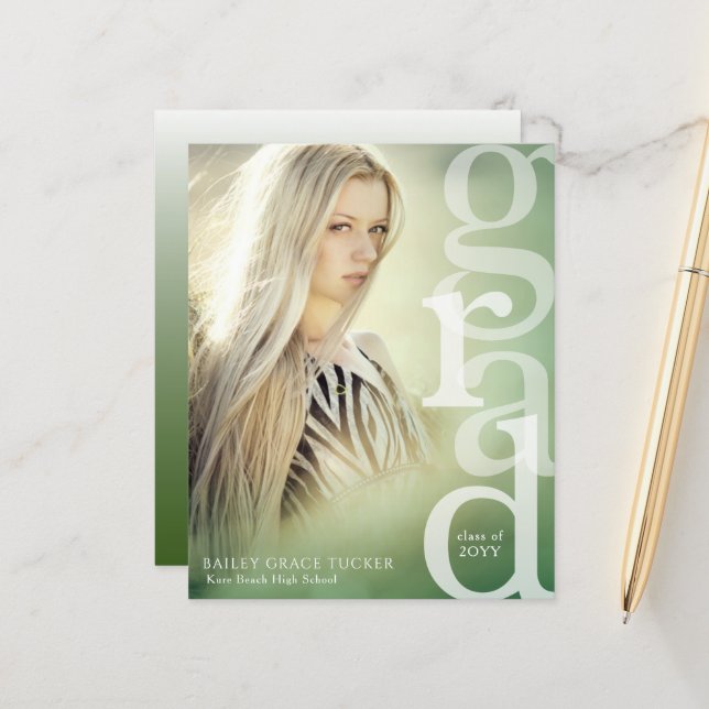 Superposition de GRAD Budget Green Graduation Fair (Devant/Arrière en situation)