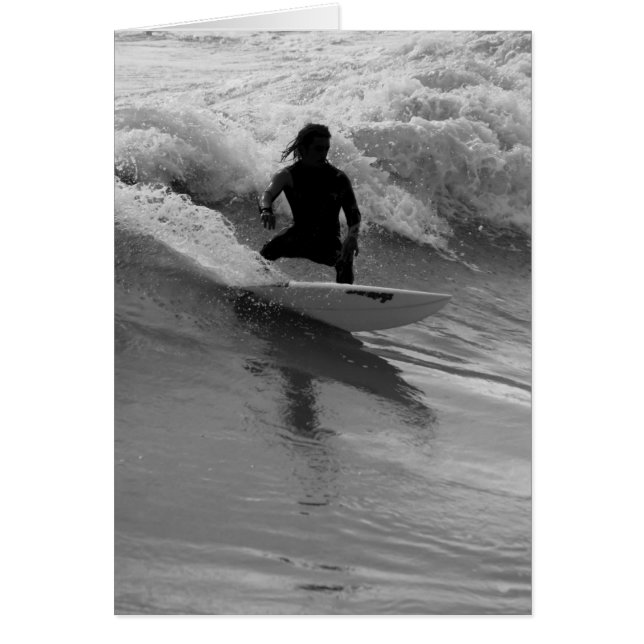 Surfer En Niveaux De Gris Des Vagues (Devant)
