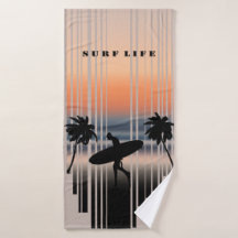 Surfer Marchant Sur La Plage Au Coucher Du Soleil