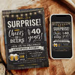 Surprise Cheers and Beers Invitation 40e anniversa<br><div class="desc">Surprise Cheers and Beers 40th Birthday Invitation avec plateau de craie et lettrage avec âge personnaliser.</div>