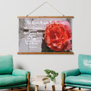 Suspendue Tapisserie Rose Rustique avec Citation d'Abe Linco
