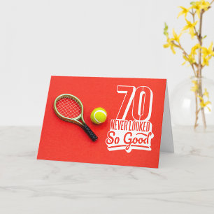 Tennis Player joue au tennis 70e anniversaire