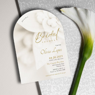 Sticker Rond Ivory Bloom & Elegant Gold Script Fête des mariées