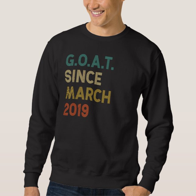 Sweatshirt 3e anniversaire 3 ans chèvre depuis mars 2019 (Devant)