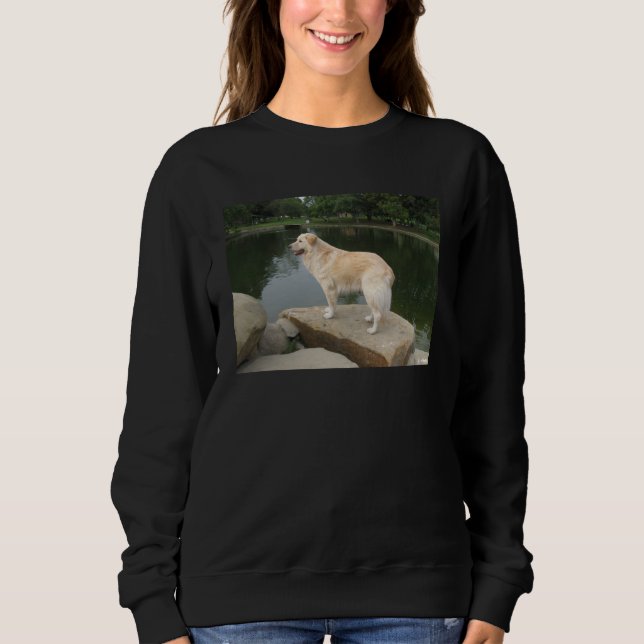 Sweatshirt A Dog At A Pond (Devant)