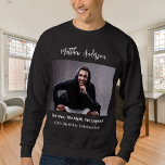 Sweatshirt Anniversaire photo homme mythe légende nom fun<br><div class="desc">Personnalisez et ajoutez votre propre photo du garçon/homme d'anniversaire. Personnalisez et ajoutez un nom,  40 ans et un texte. Texte : L'Homme,  Le Mythe,  La Légende.</div>