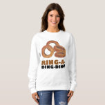 Sweatshirt Bachelorette Fiançailles de la mariée de Ring-a-Di<br><div class="desc">Le design présente une illustration originale de savoureux anneaux d'oignon frits brun doré, avec RING A DING DING dans une police amusante. Idéal pour un fiançailles, une soirée bachelorette ou une douche nuptiale. Ne vois-tu pas ce que tu cherches ? Vous avez besoin d'aide pour la personnalisation ? Cliquez sur...</div>