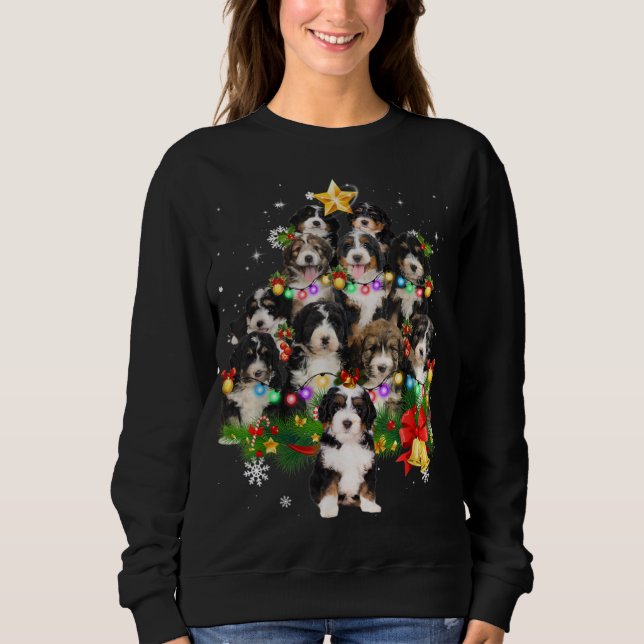 Sweatshirt Bernedoodle Noël Chien feux pyjama Fami (Devant)