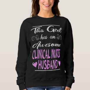 Sweatshirt Cette Fille A Un Épouse Clinique Merveilleux Mari