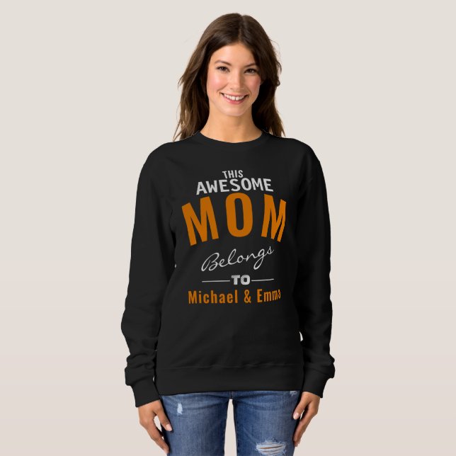 Sweatshirt Cette Maman Impressionnante Appartient À Ajouter D (Devant entier)