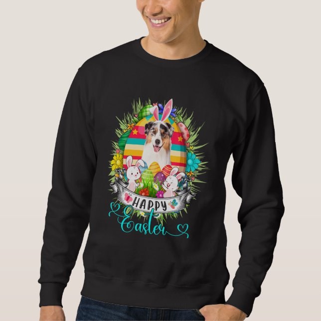 Sweatshirt Chien De Berger Australien Dans Les Oeufs De Pâque (Devant)