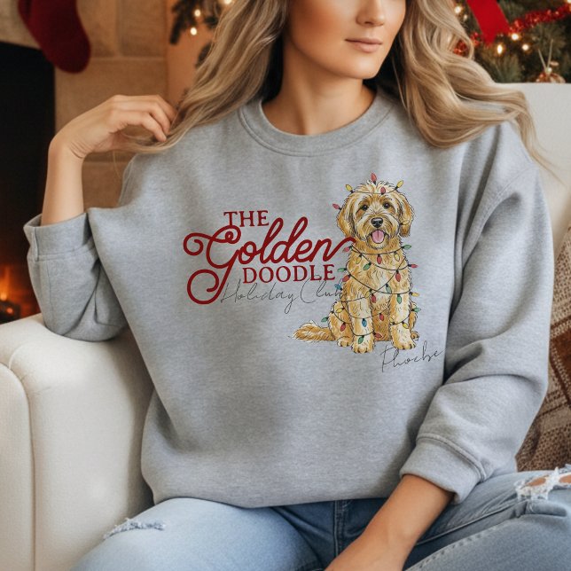 Sweatshirt Club de vacances personnalisé Doodle d'or (Elevate your holiday shopping apparel with this Custom Holiday Club Golden Doodle sweatshirt! )