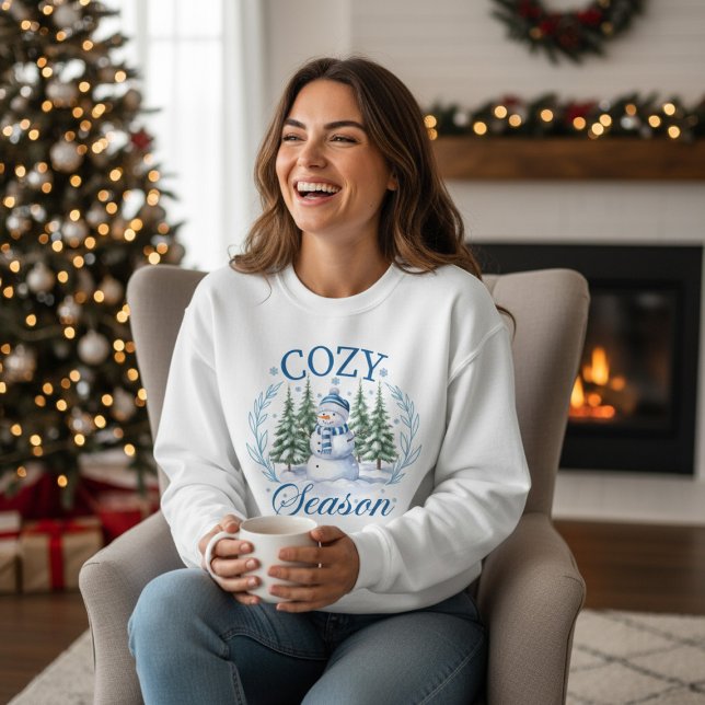 Sweatshirt Cozy Season Cute Snowman Winter Christmas Trees (Créateur téléchargé)