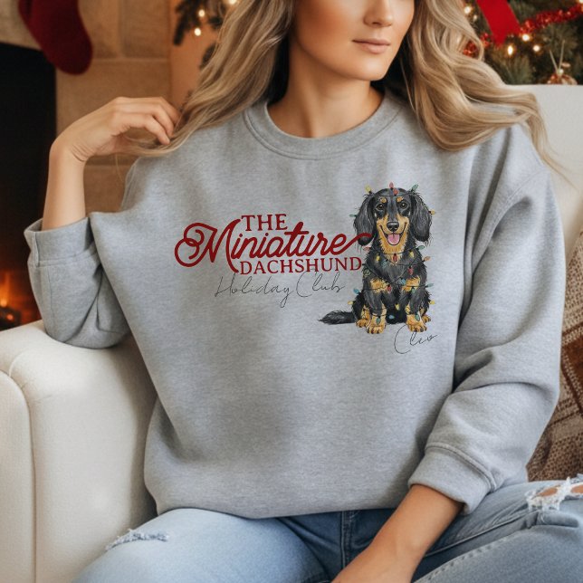 Sweatshirt Dachshund du club de vacances de Noël personnalisé (Elevate your holiday shopping apparel with this Custom Christmas Miniature Dachshund sweatshirt!)