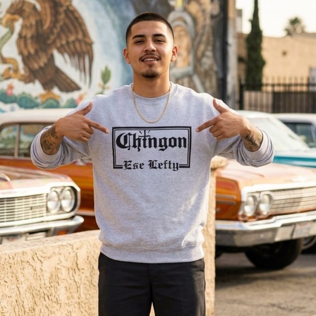 Sweatshirt de nom personnalisé Mens Chingón (Chingón Custom Name sweatshirt)