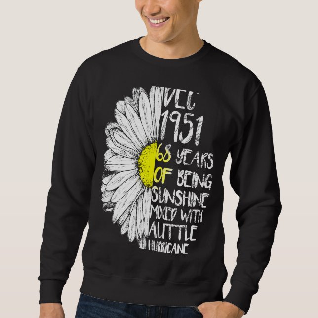 Sweatshirt DECEMBER Girl Made In 1951 68th Sunshine Hurricane (Devant)