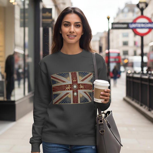 Sweatshirt Drapeau Art Déco du patrimoine | Royaume-Uni | Vin (Lifestyle Shot)