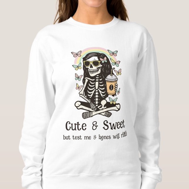 Sweatshirt Drôle Mignon Douce Halloween  (Cute, spooky, and sassy—your go-to Halloween hoodie for fall chills and bold vibes)