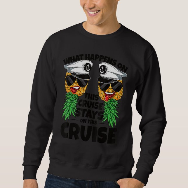Sweatshirt Échangiste Ce qui se passe durant cette croisière  (Devant)