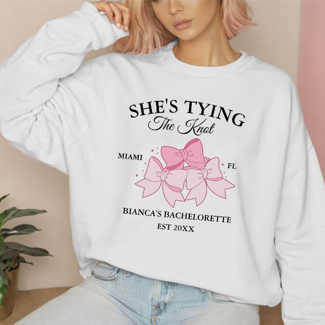 Sweatshirt Elle noue l'arc rose Bachelorette (Créateur téléchargé)