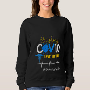 Sweatshirt Femme Crustique Covid Jour par jour Assistant Médi