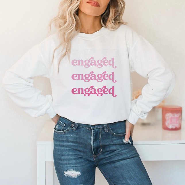 Sweatshirt Fiancé | Boho Pink Gradient Texte (The perfect sweatshirt to show the world you're engaged! With trendy boho pink typography.)