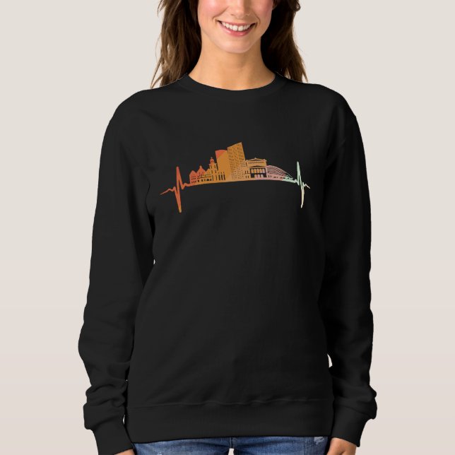 Sweatshirt Frankfurt skyline heartbeat retro vintage style (Devant)