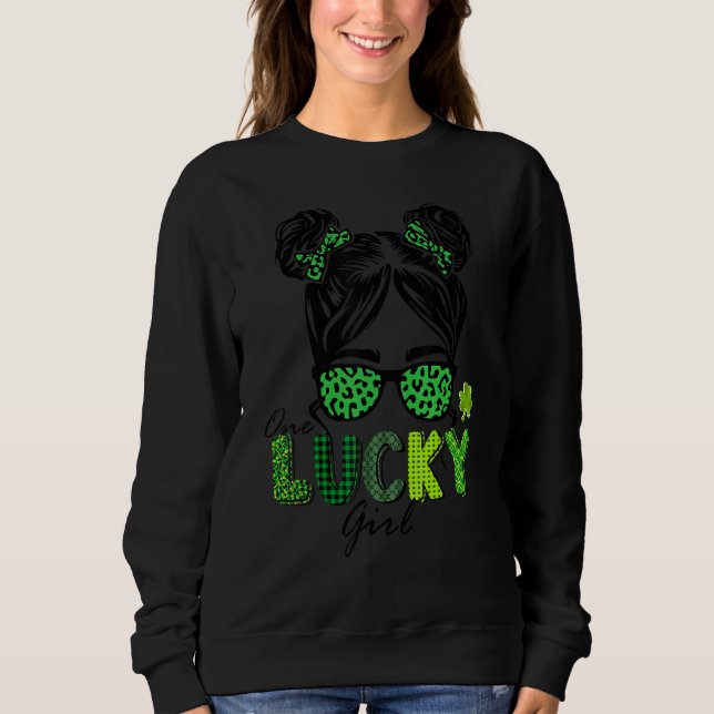 Sweatshirt Funny Une fille chanceuse Irlandaise Saint Patrick (Devant)