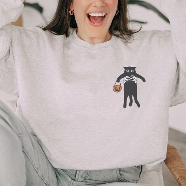 Sweatshirt Halloween squelette éffrayant tenant la main Chat  (Créateur téléchargé)