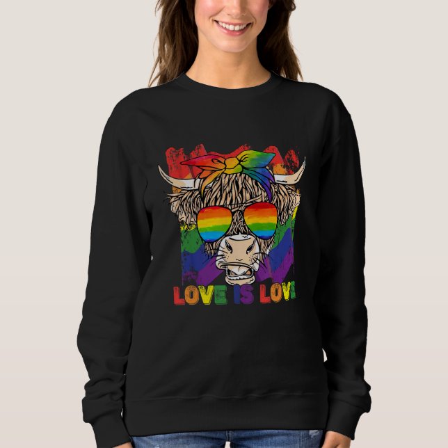 Sweatshirt Highland Cow Love is Love Rainbow Flag LGBT Pride (Devant)