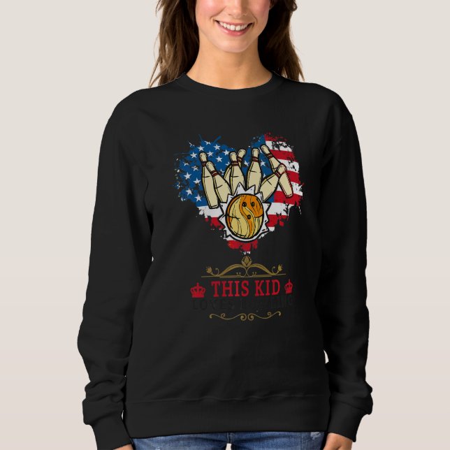Sweatshirt Idée de bowling pour enfants avec cœur de drapeau  (Devant)