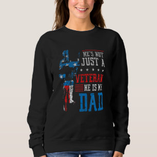 Sweatshirt Il N'Est Pas Seulement Un Vétérinaire Il Est Mon P
