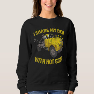 Sweatshirt Je partage mon lit avec de chaudes filles Opérateu