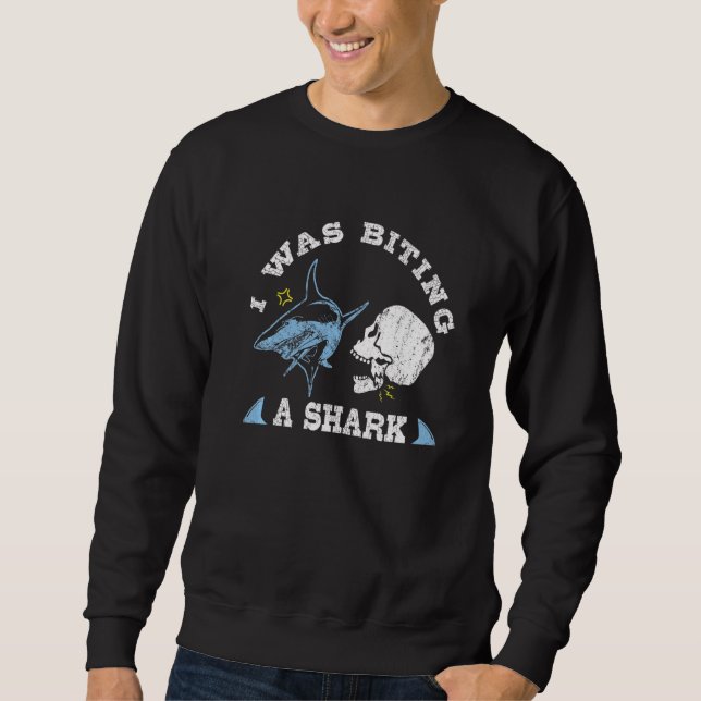 Sweatshirt J'Étais En Train De Bavarder Un Requin Broken Jaw  (Devant)
