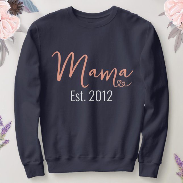 Sweatshirt Joli Script Blanc Mama Est Année Avec Deux Coeurs (Créateur téléchargé)