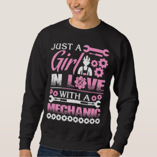 Sweatshirt Juste une fille amoureuse d'un mécanicien