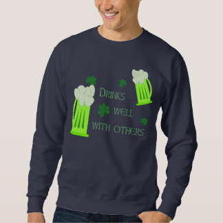 Sweatshirt Les boissons du jour de St Patrick jaillissent