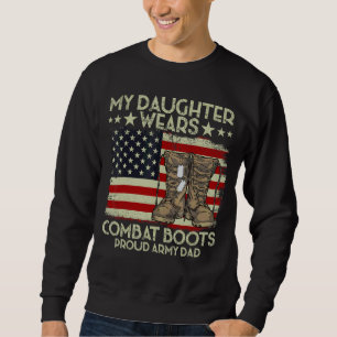 Sweatshirt Ma fille porte des bottes de combat Vétérinaire Jo