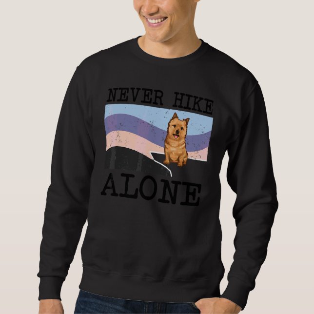 Sweatshirt Ne jamais faire de randonnée seul Terrier Norwich  (Devant)
