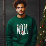 Sweatshirt Noel Christmas Citation Snowman White Typographie<br><div class="desc">Ce design à thème de Noël présente "Noel" en lettres blanches hautes avec lumières de Noël,  et un mignon bonhomme de neige.</div>
