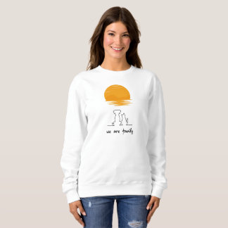 Sweatshirt Nous sommes Famille (Chien ang Chat)