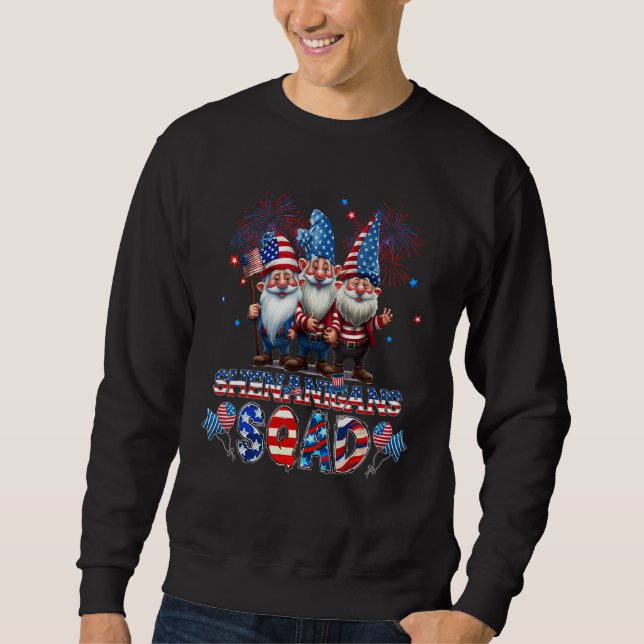 Sweatshirt Shenanigans Squad 4th Of July Gnomes USA Flag Men  (Devant)