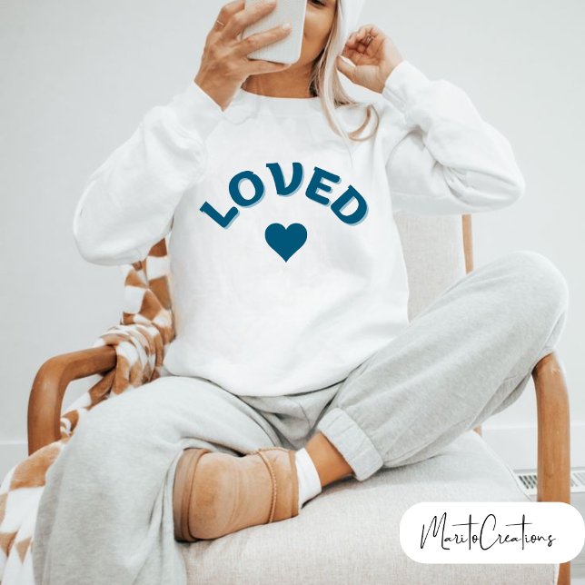 Sweatshirt Sweater with the word LOVE,for mom on Mother's Day (Créateur téléchargé)